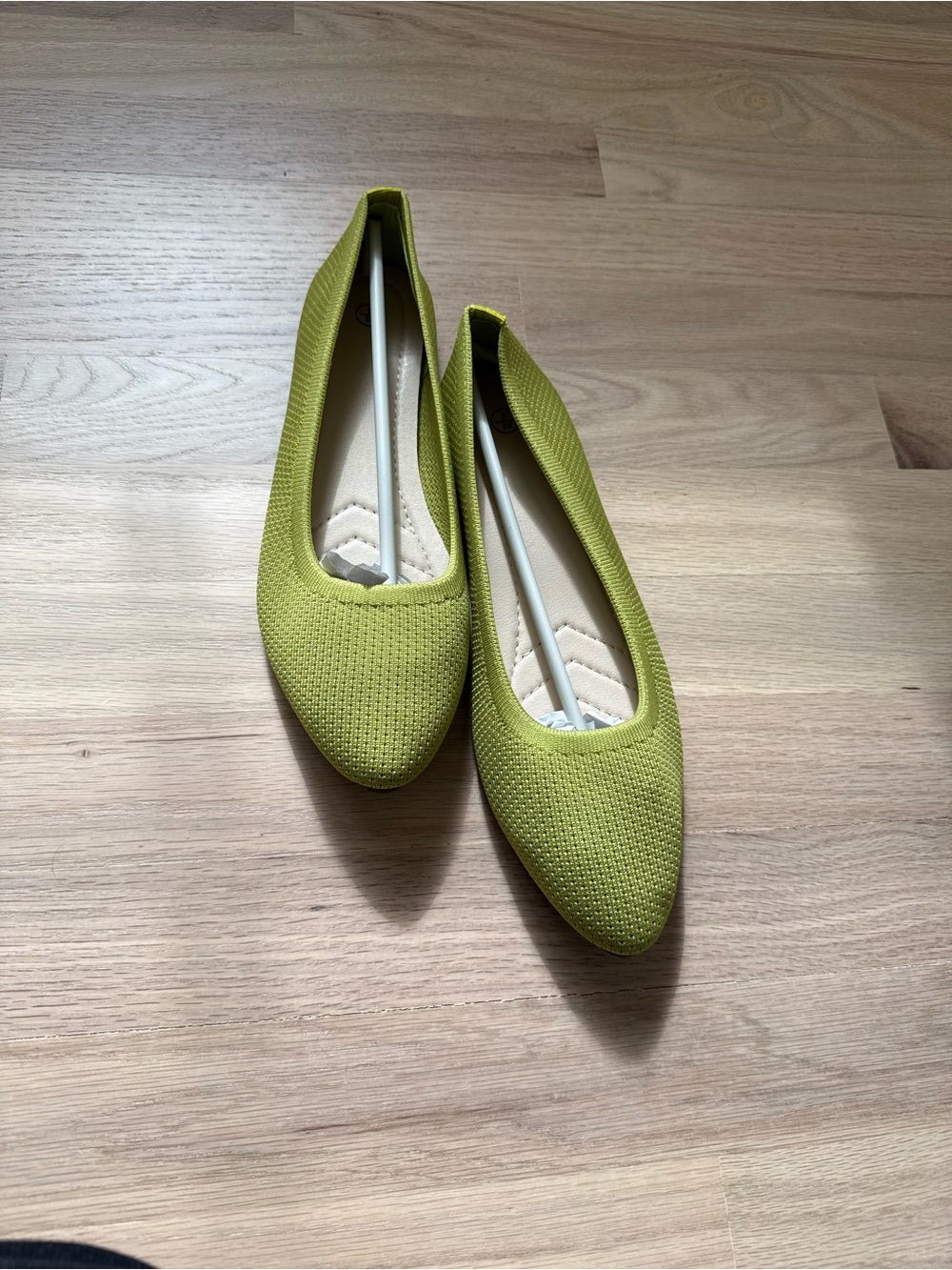 NWT Lime Green Pointed Toe Ballet Flats